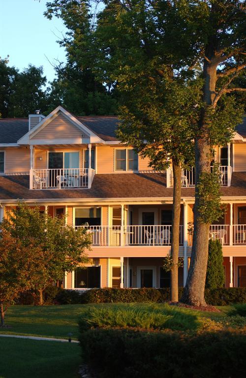 Westwood Shores Waterfront Resort Sturgeon Bay Exterior photo