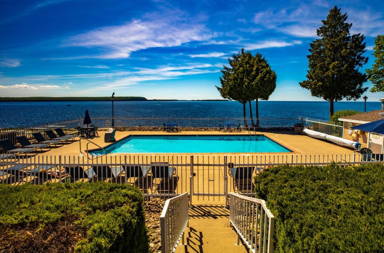 Westwood Shores Waterfront Resort Sturgeon Bay Exterior photo