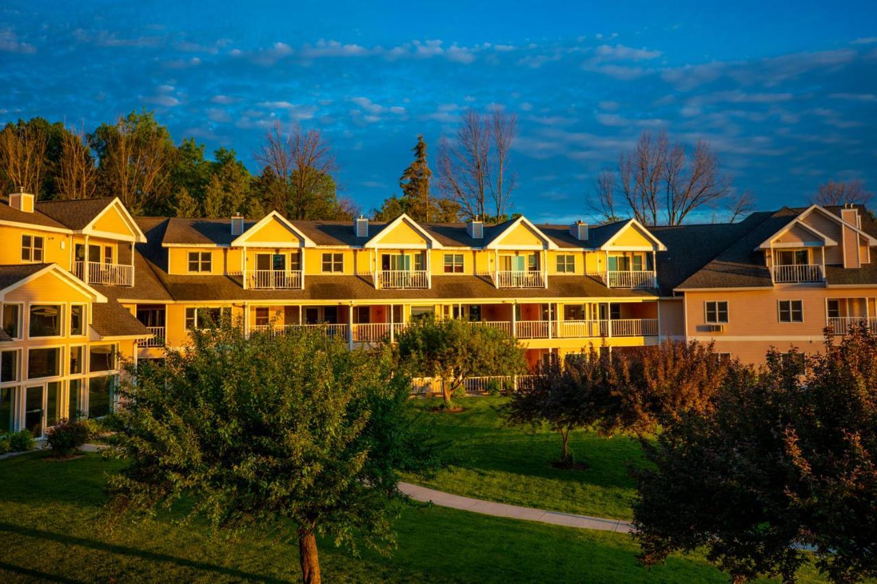 Westwood Shores Waterfront Resort Sturgeon Bay Exterior photo